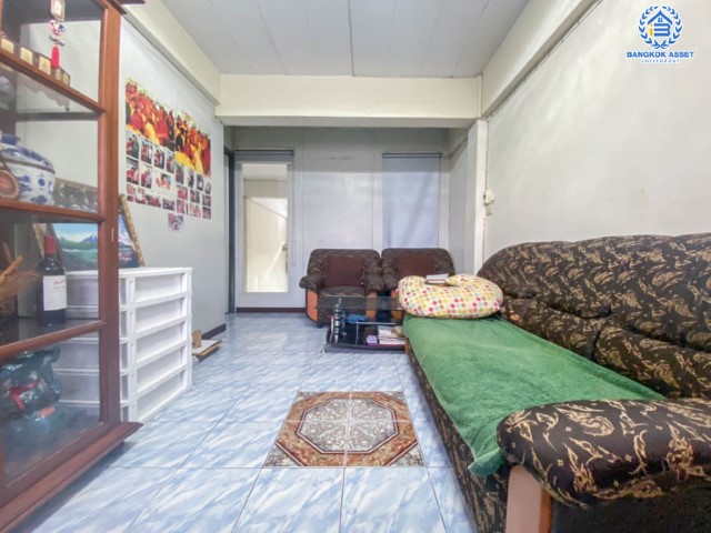 *****อาคารพาณิชย์มือสองย่านกรุงเทพฯ ม. ปิ่นเกล้านำโชค บรมราชชนนี 72 บนเนื้อที่ 18 ตร.ว. ฟังก์ชันจัดเต็ม 4 ห้องนอน 3 ห้องน้ำ อาคารพาณิชย์ทำเลดี ติดถ.บรมราชชนนี เชื่อมต่อถ.กาญจนาภิเษก กิจการส่วนตัวก็ดี โฮมออฟฟิศก็เยี่ยม รีบจองเลย!